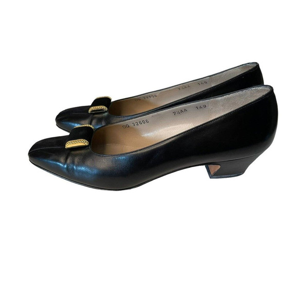 Salvatore Ferragamo Narrow Black Leather Low Heels 7 AA Black - Picture 3 of 10